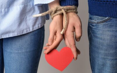 casal que sofre de dependencia emocional